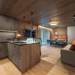 Fliana Deluxe Apartmán *